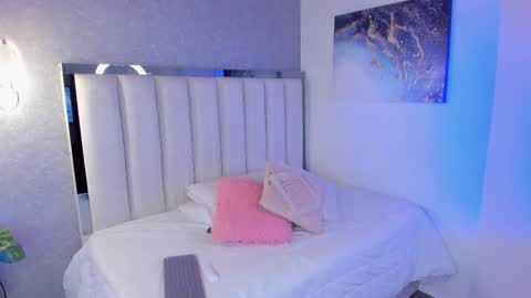 Snapshot of sofiaa_cortes chatting on January 7, 11:56 am Sofi online show from January 7, 11:56 am