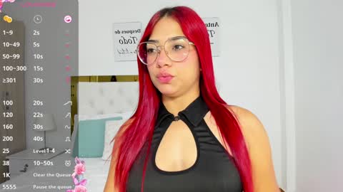 Snapshot of sofiabosch chatting on January 26, 4:30 am Sara online show from January 26, 4:30 am