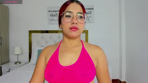 Snapshot of sofiabosch chatting on January 29, 5:51 am Sara online show from January 29, 5:51 am