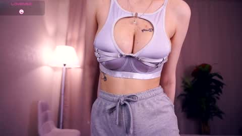 Snapshot of sofiabruno chatting on October 10, 6:34 am Hi My name is Sofia Welcome to my room Please thumbs up - its important online show from October 10, 6:34 am