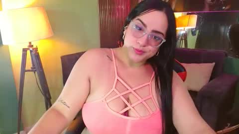 Snapshot of sofiadavis_23 chatting on November 18, 2:43 pm SOFIA online show from November 18, 2:43 pm