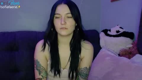 Snapshot of sofiafaerie chatting on January 5, 9:47 pm sofiafaerie online show from January 5, 9:47 pm
