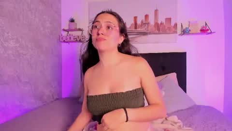 sofialujan_ online show from June 19, 12:04 am