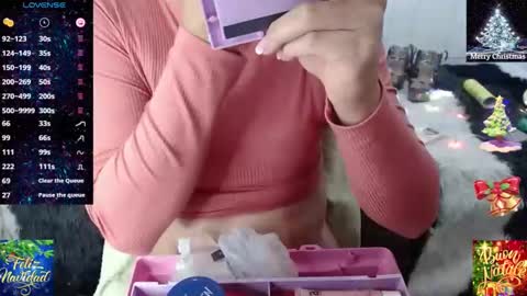 Snapshot of sofiamadisson chatting on December 23, 1:13 pm Sofia Madisson online show from December 23, 1:13 pm