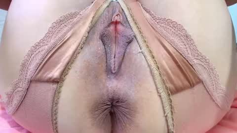 Sofiamillerrs online show from April 2, 9:12 pm