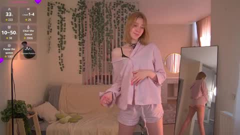 Sofia Help me overcome shynes with 100 thumbs up online show from April 4, 2:10 am