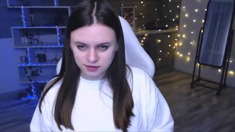 sofiarayan online show from April 14, 6:36 pm