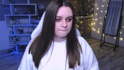 sofiarayan online show from April 17, 6:44 pm