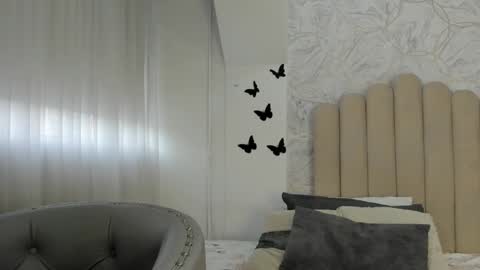 Snapshot of sofiarios04 chatting on December 15, 12:17 pm Sofia online show from December 15, 12:17 pm