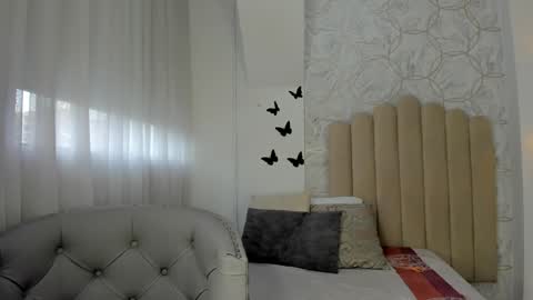 Snapshot of sofiarios04 chatting on February 3, 12:25 pm Sofia online show from February 3, 12:25 pm