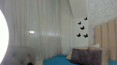 Snapshot of sofiarios04 chatting on February 11, 12:37 pm Sofia online show from February 11, 12:37 pm