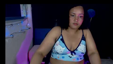 sofiaroyal23 online show from April 2, 3:15 am