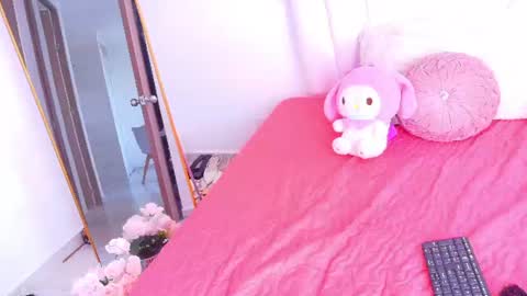 Sofia Stanley online show from June 11, 2:59 pm