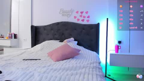 Sofie online show from April 15, 7:58 pm