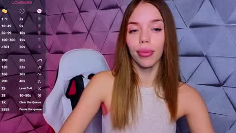 Snapshot of sofiesien chatting on December 22, 3:03 am Sofie online show from December 22, 3:03 am