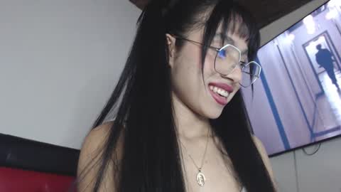Mia online show from October 14, 2:51 pm