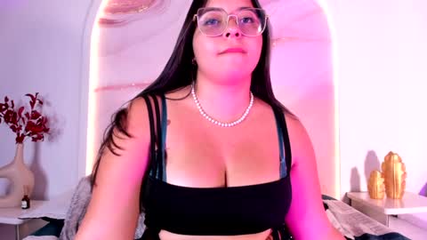 Snapshot of sofii_lopezz chatting on February 8, 6:01 pm Sofii Lopezz online show from February 8, 6:01 pm