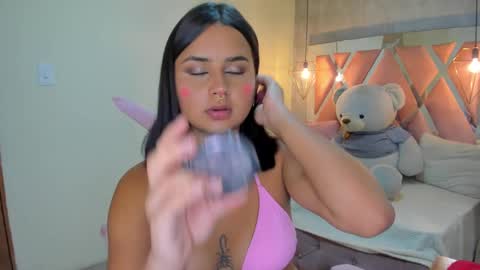 Snapshot of sofii_miller_ chatting on January 10, 6:17 pm online show from January 10, 6:17 pm