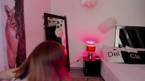 Snapshot of sofiiagudelo chatting on December 21, 4:19 am Sofi agudelo online show from December 21, 4:19 am