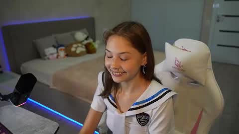 SofiMeow online show from November 12, 6:52 pm