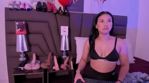 Snapshot of sofiperez_ chatting on February 16, 11:17 am online show from February 16, 11:17 am