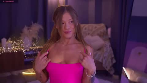 Snapshot of sofitailsss chatting on February 27, 9:09 am Sofia online show from February 27, 9:09 am