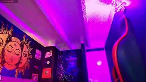 Snapshot of sofnicol_ chatting on May 30, 5:26 am Nicol online show from May 30, 5:26 am