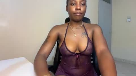 Snapshot of soft_nicole chatting on June 28, 12:27 am soft_nicole online show from June 28, 12:27 am