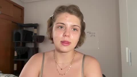 Ilisabet online show from April 5, 1:19 pm