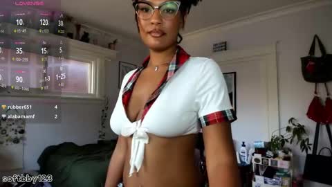 Snapshot of softbby123 chatting on October 3, 7:33 pm Chloe Kiwi online show from October 3, 7:33 pm