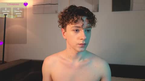 Angel online show from April 4, 8:06 pm