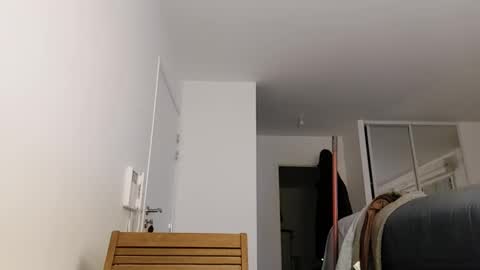 Snapshot of softndwear chatting on December 17, 6:20 pm SOFT online show from December 17, 6:20 pm