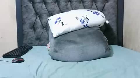 sheryll online show from April 17, 11:35 am