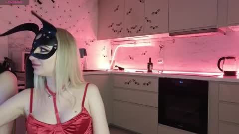 Snapshot of sofyandmike chatting on November 3, 3:30 am SOFYandMIKE online show from November 3, 3:30 am