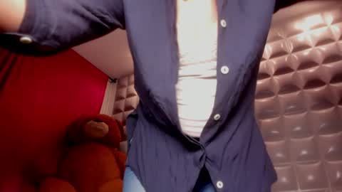 SOL  ANGEL online show from April 4, 5:10 pm