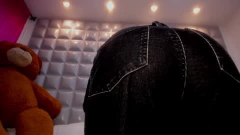 SOL  ANGEL online show from April 7, 8:31 pm