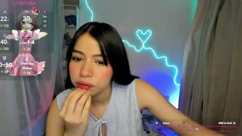 Snapshot of sol_lunaa23 chatting on June 12, 12:20 am sol online show from June 12, 12:20 am