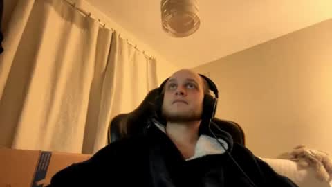 Snapshot of solarprowl99 chatting on December 22, 2:08 am solarprowl99 online show from December 22, 2:08 am