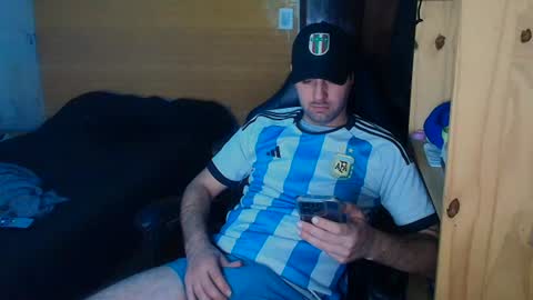 Snapshot of soldado14m chatting on June 20, 2:47 am ManuAiluPlay online show from June 20, 2:47 am