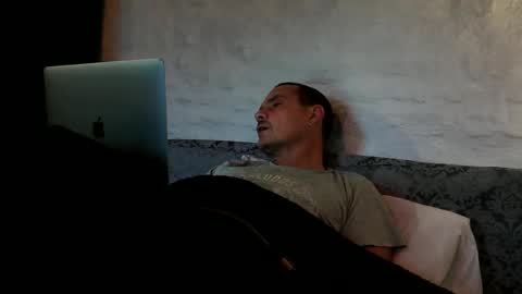 Snapshot of soldierboyparis chatting on December 2, 8:09 am Alex Dixon online show from December 2, 8:09 am