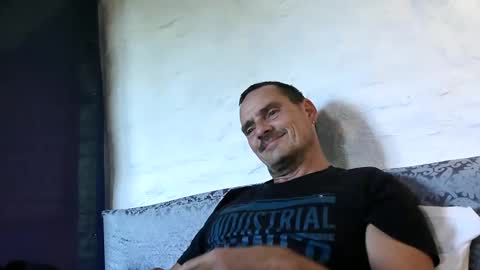 Snapshot of soldierboyparis chatting on December 7, 9:28 am Alex Dixon online show from December 7, 9:28 am