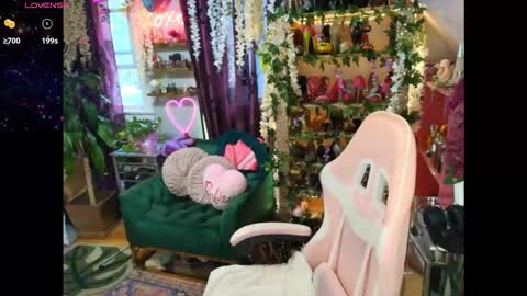 solesticia online show from December 20, 8:49 pm