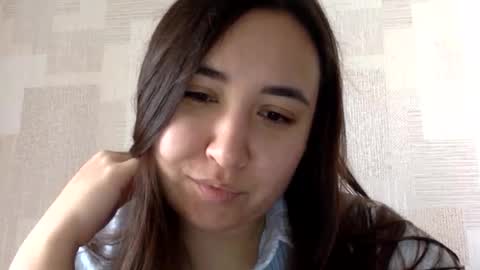 solirenn online show from November 17, 5:57 am