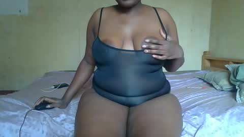 Snapshot of sollybunny chatting on February 1, 7:18 am Solly bunny online show from February 1, 7:18 am