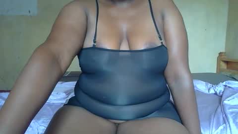 Snapshot of sollybunny chatting on February 8, 7:56 am Solly bunny online show from February 8, 7:56 am