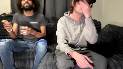 Snapshot of sometimesthingsget chatting on December 8, 1:24 am JD online show from December 8, 1:24 am