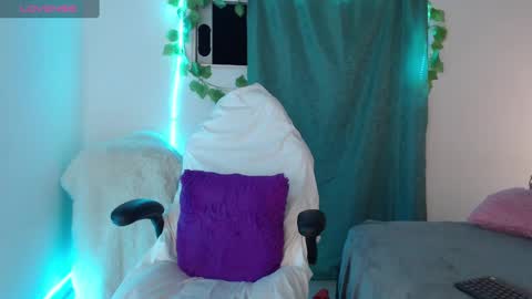 sommer Ray  online show from December 16, 3:30 am