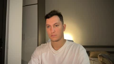 Snapshot of son_of_bitch_slut chatting on December 20, 5:29 pm Alex Alex online show from December 20, 5:29 pm