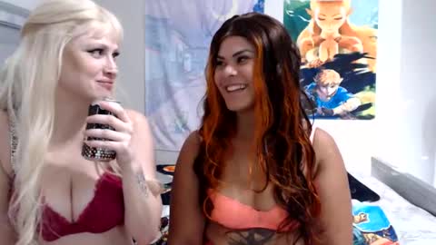 Snapshot of songbirdaz99 chatting on October 29, 10:55 pm Double Trouble online show from October 29, 10:55 pm