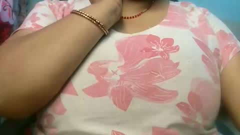 Snapshot of soni88888 chatting on November 24, 5:29 am soni88888 online show from November 24, 5:29 am